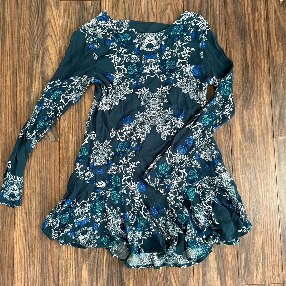 Free people long sleeve open back mini dress size XS